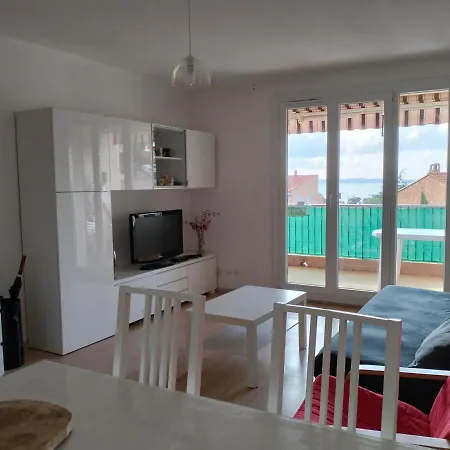 Apartment F 3 Lumineux Proche Et Vue *