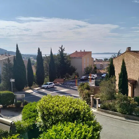 Apartment F 3 Lumineux Proche Et Vue Carqueiranne